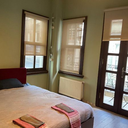The Hub Hostel Istanbul Bagian luar foto
