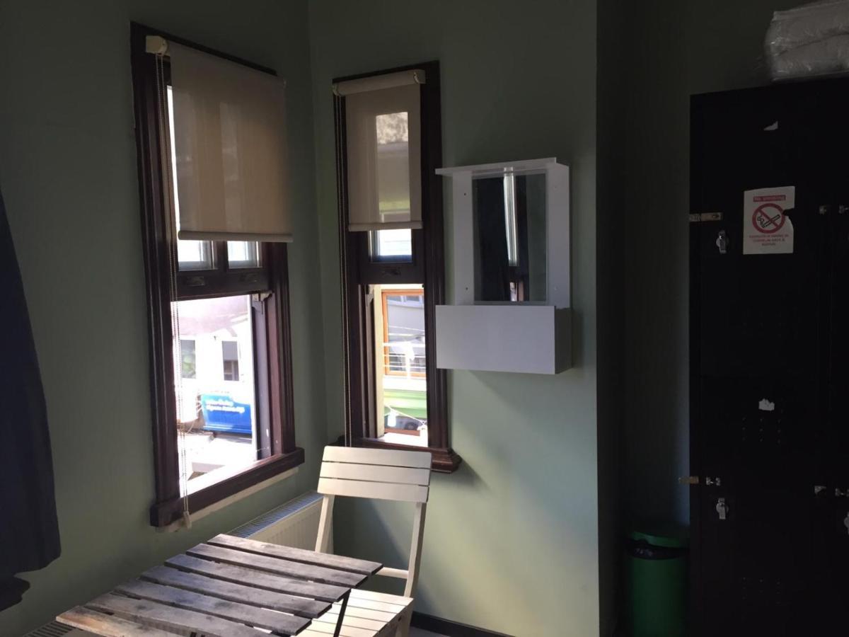 The Hub Hostel Istanbul Bagian luar foto