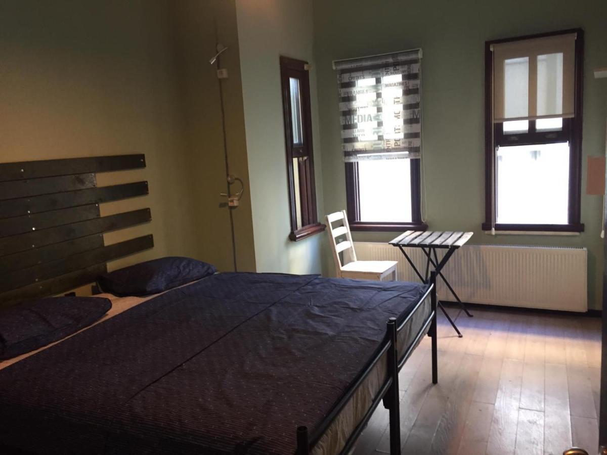 The Hub Hostel Istanbul Bagian luar foto