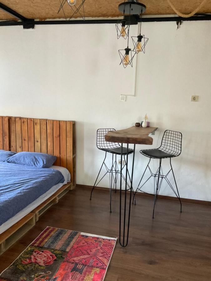 The Hub Hostel Istanbul Bagian luar foto