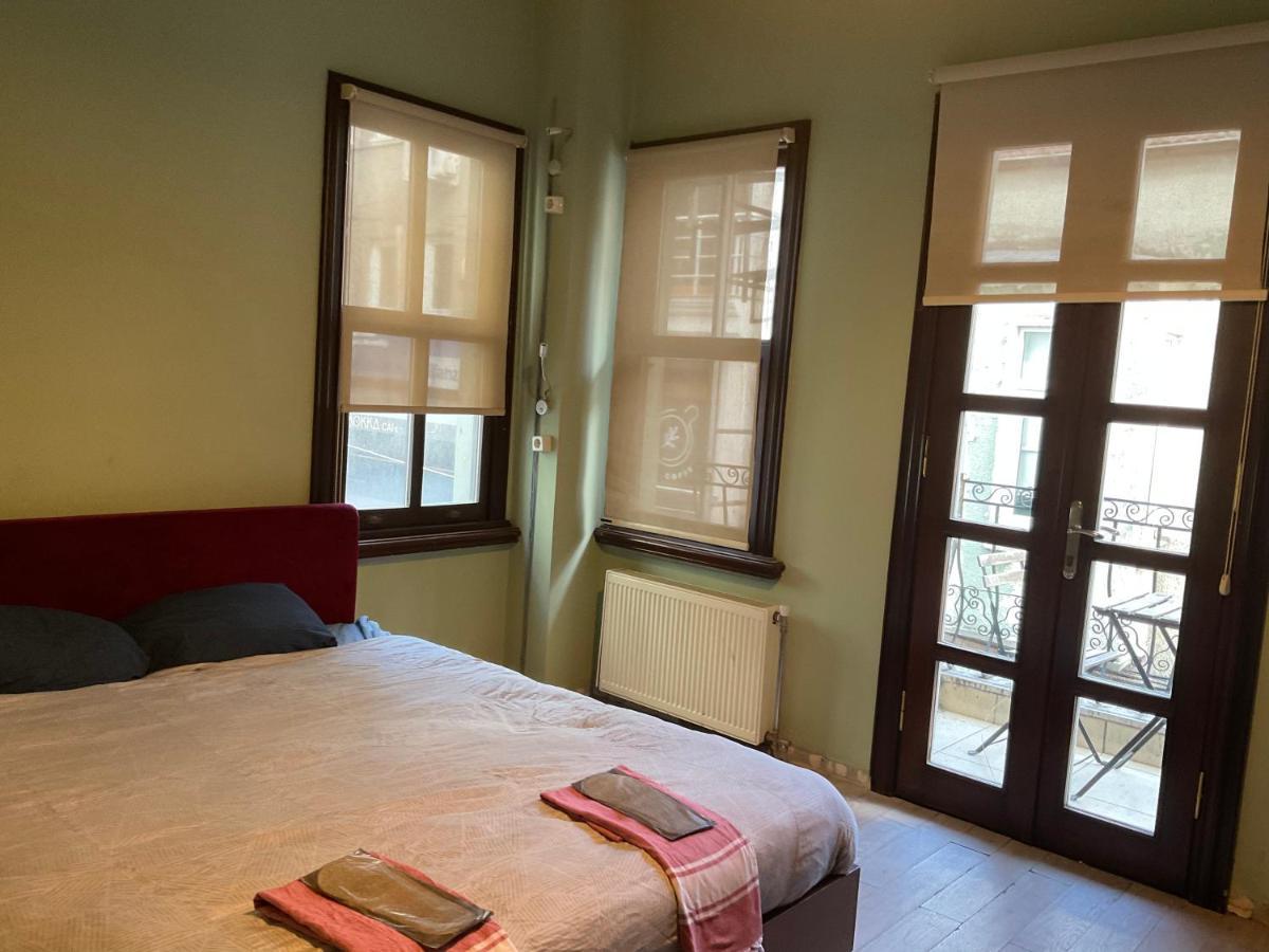 The Hub Hostel Istanbul Bagian luar foto