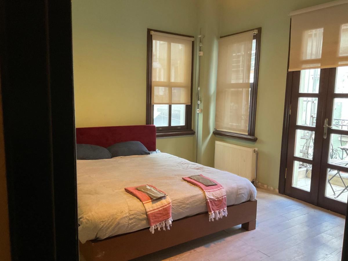 The Hub Hostel Istanbul Bagian luar foto