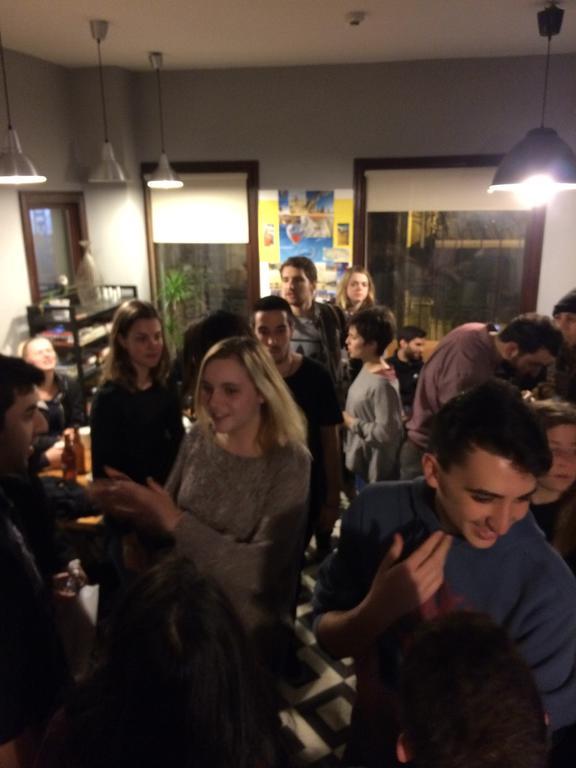 The Hub Hostel Istanbul Bagian luar foto