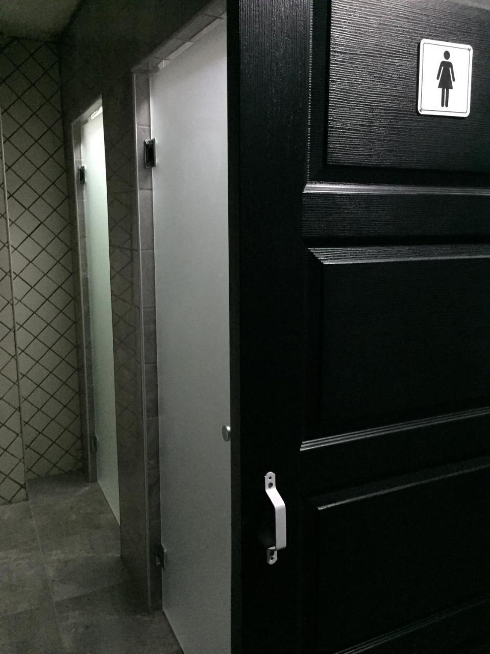 The Hub Hostel Istanbul Bagian luar foto