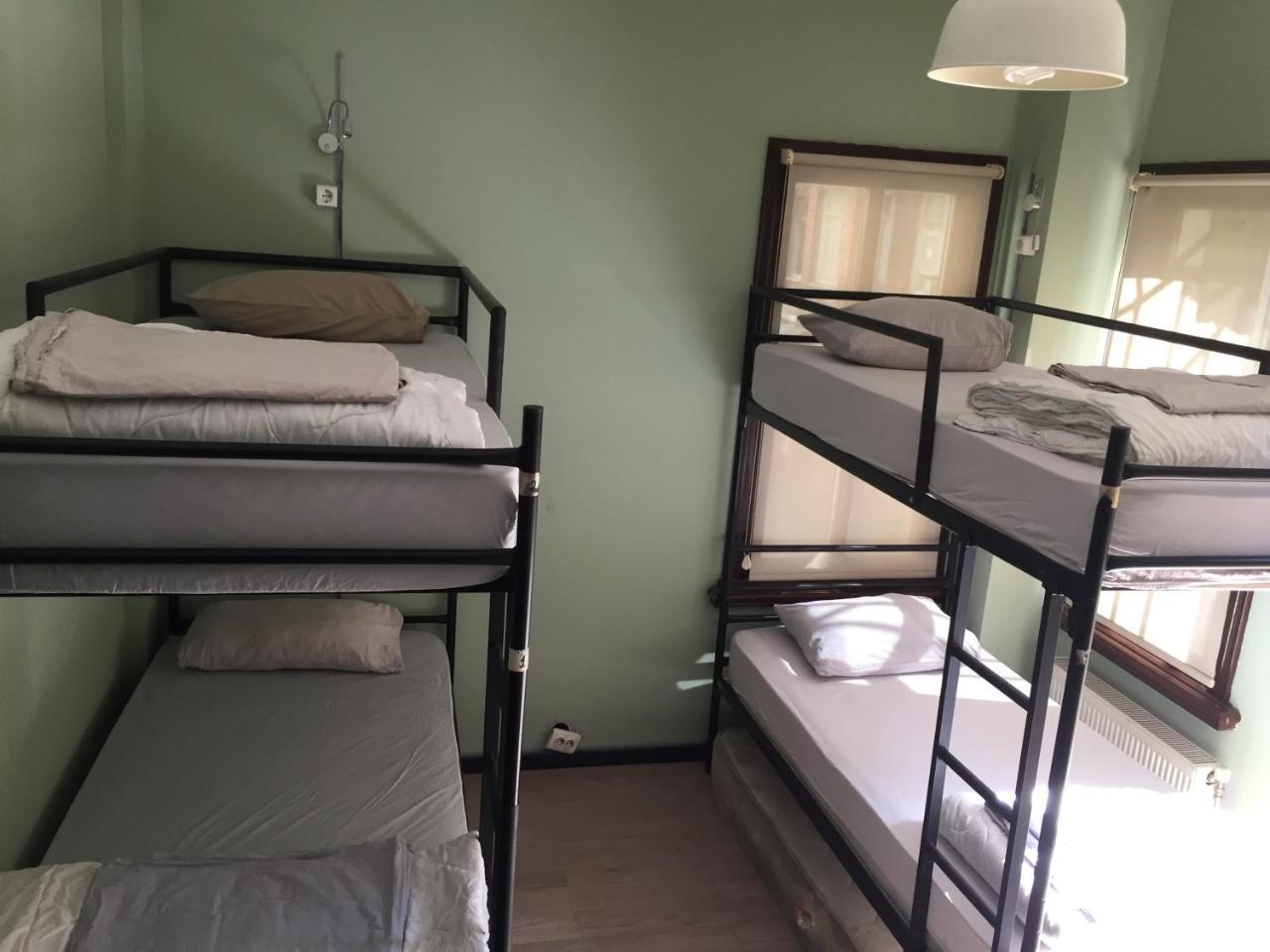 The Hub Hostel Istanbul Bagian luar foto