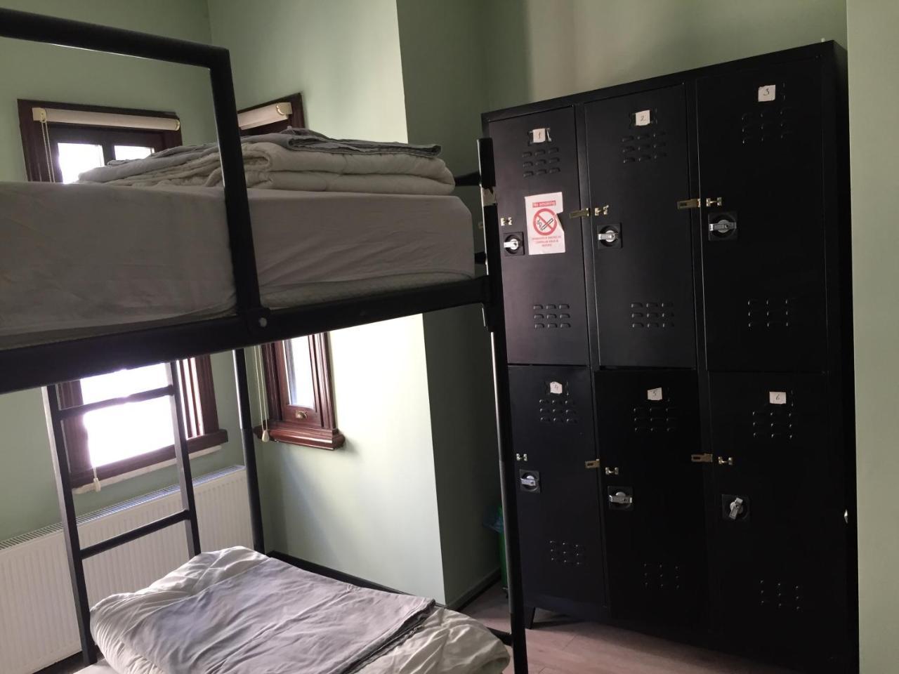 The Hub Hostel Istanbul Bagian luar foto